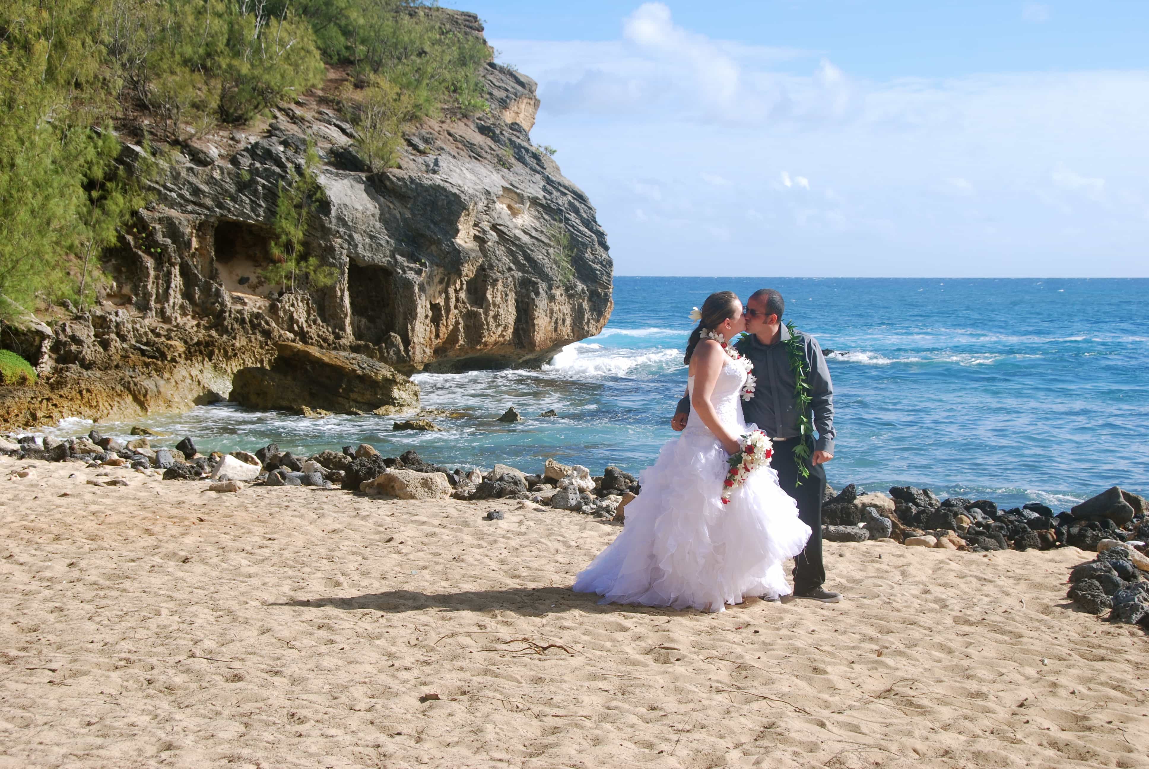 beach wedding tips