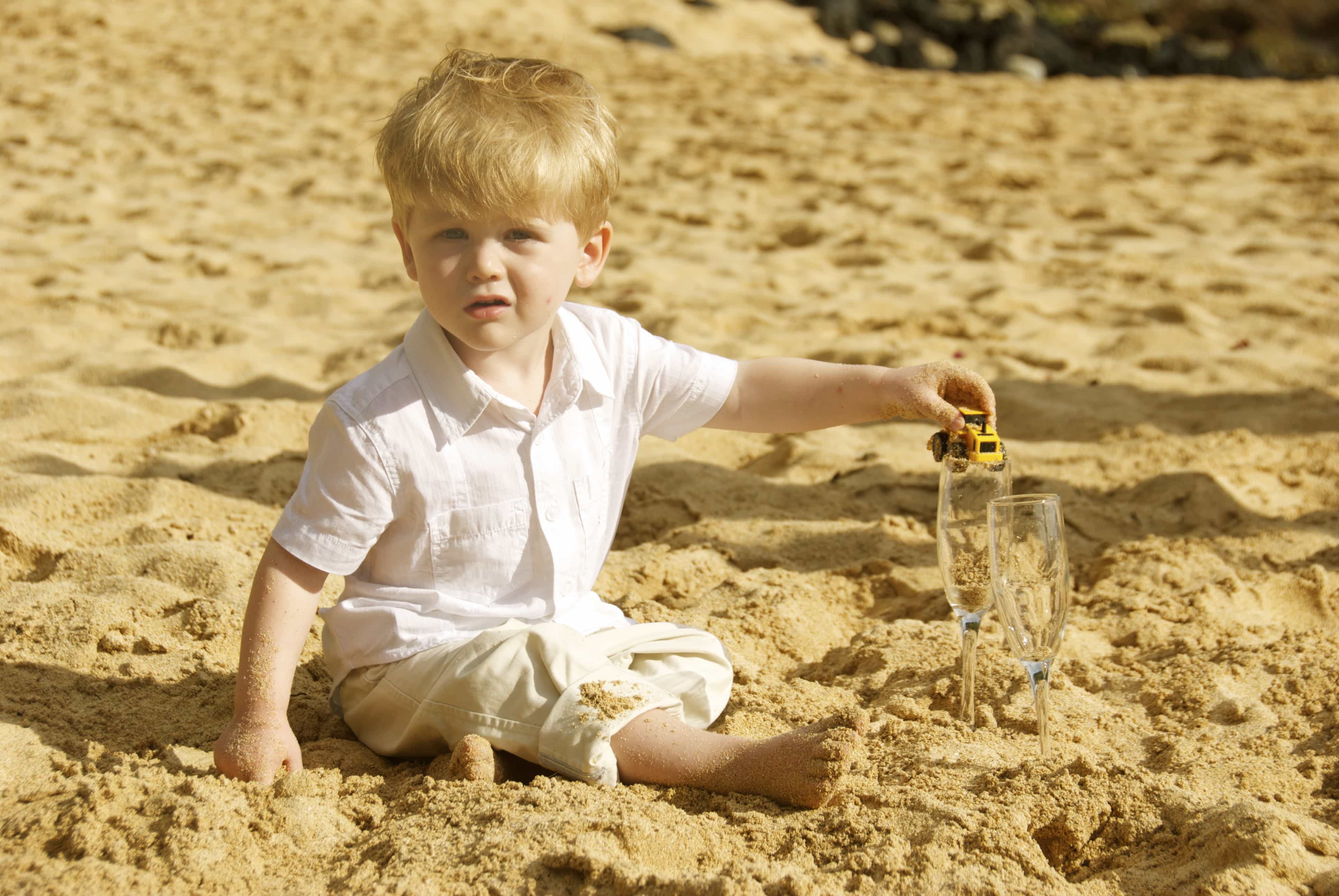 kids-at-your-hawaii-beach-wedding